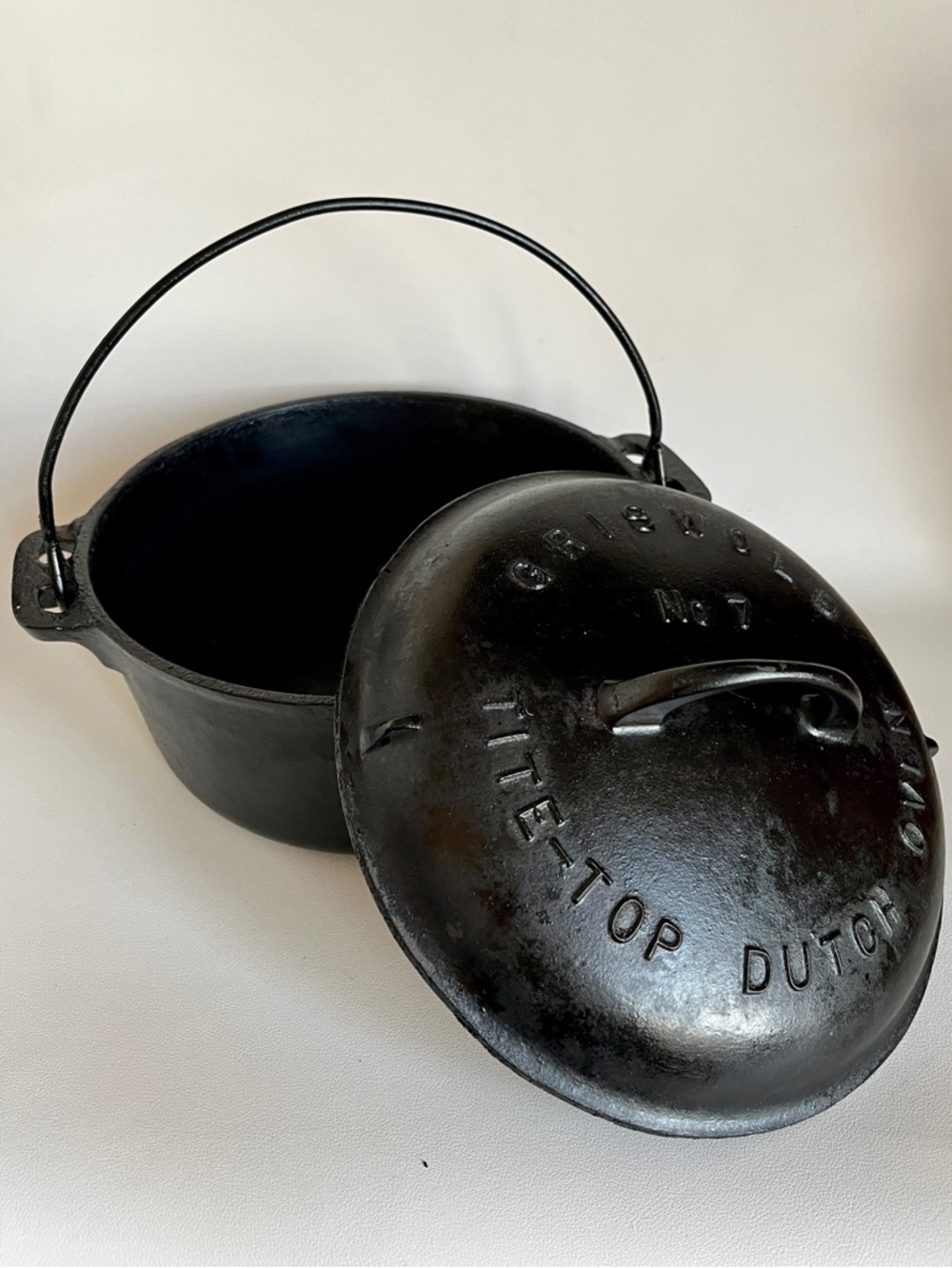 Griswold No 7 Dutch Oven Cast Iron Pot w/ Lid Tite Top Vintage Pan 2603 2604